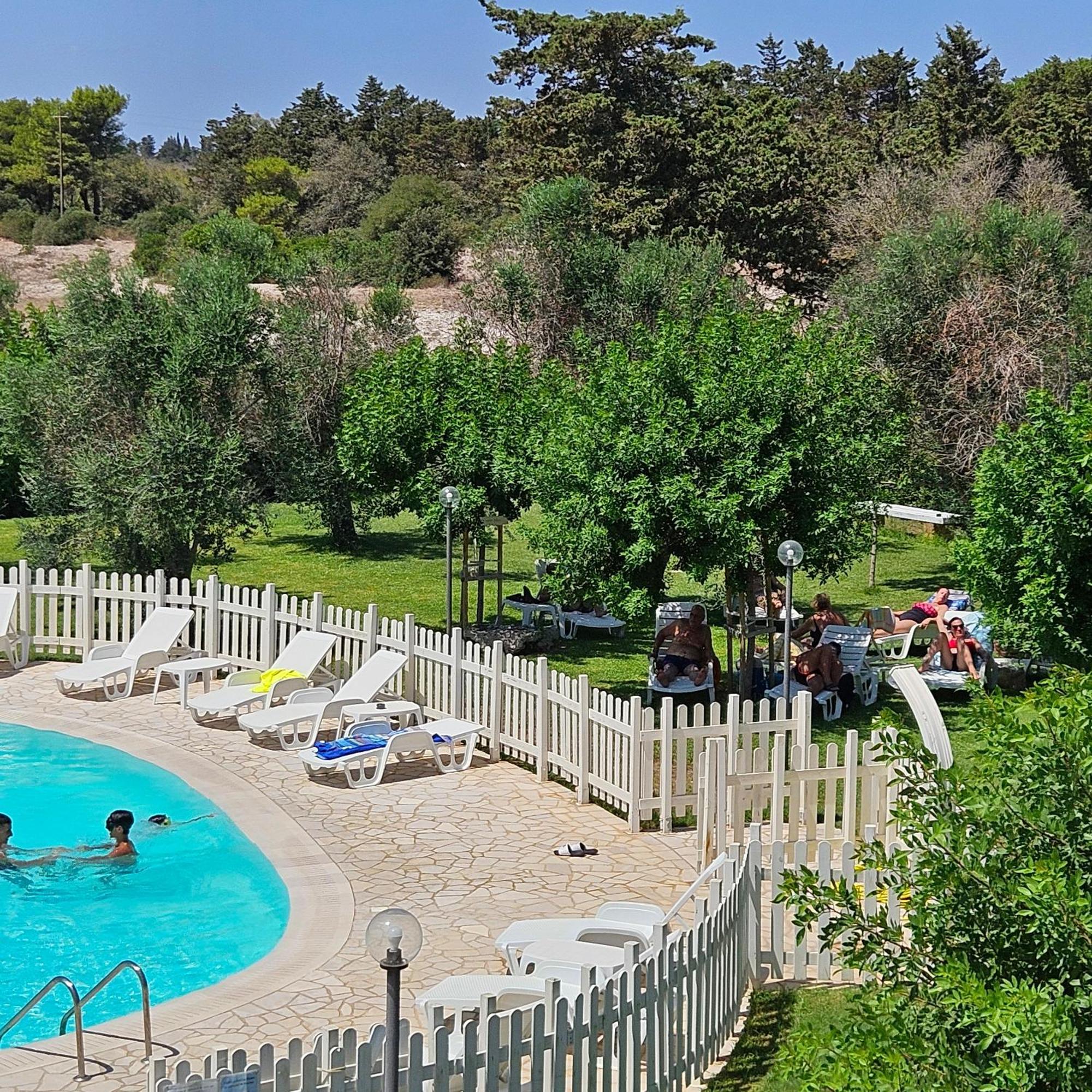 Agriturismo La Rondine Отранто Экстерьер фото